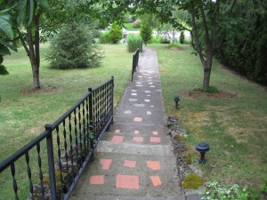 Bad Example of Garden Entry: Uninspired straight shot to street